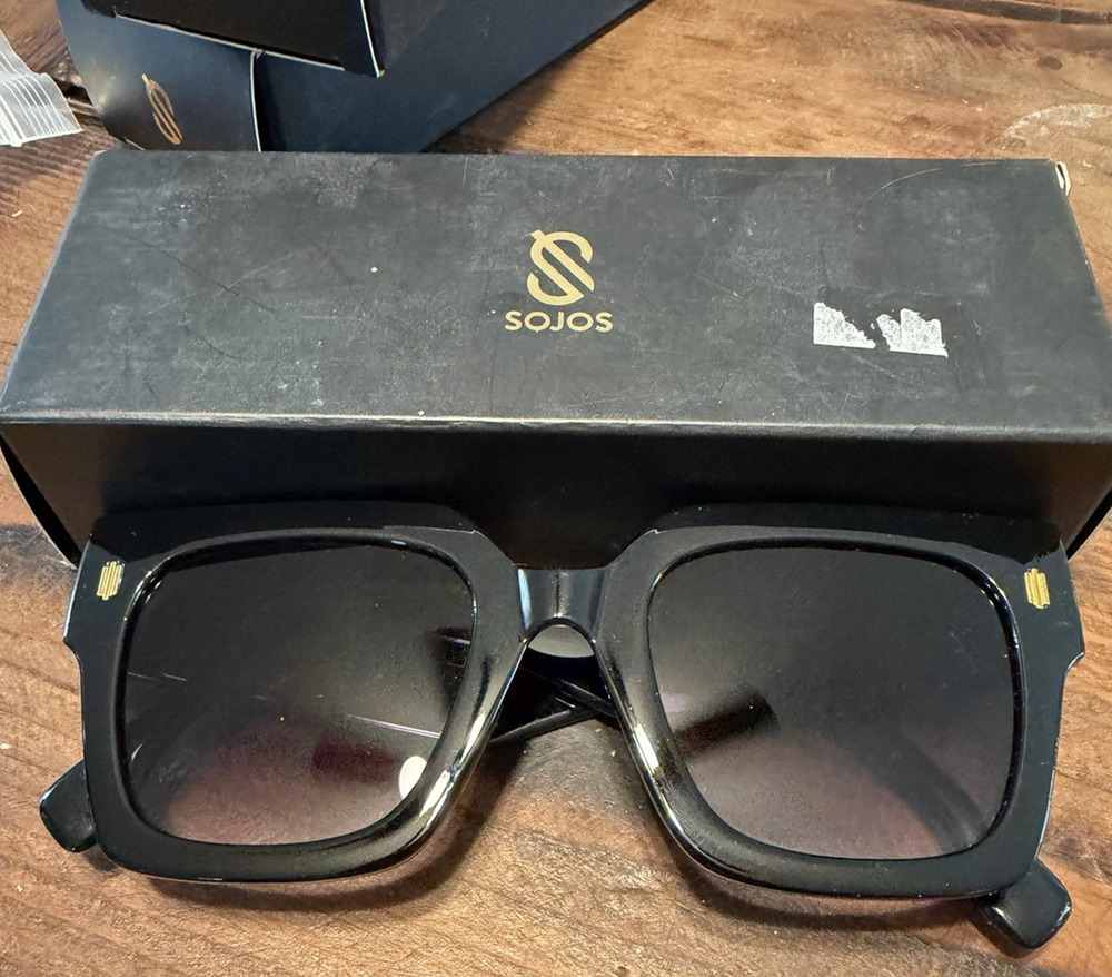 SoJo Vintage oversized Squared Sunglasses Black New in Box Model #2J219451